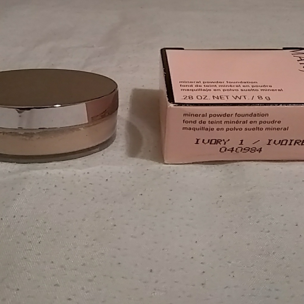 Ivory 1 Mineral Powder Foundation